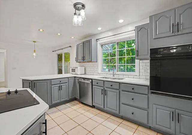 Photo 3 of Single family home for sale at 220 E James St, Lawrence, MI 49064 | MLS# 69026032365 | Listing updated on 2026-08-03