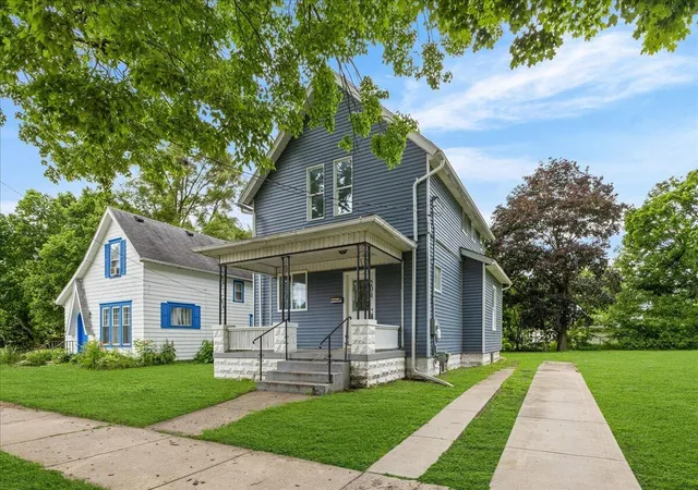 Photo 1 of Single family home for sale at 204 Orange St, Jackson, MI 49202 | MLS# 81026032366 | Listing updated on 2026-07-02
