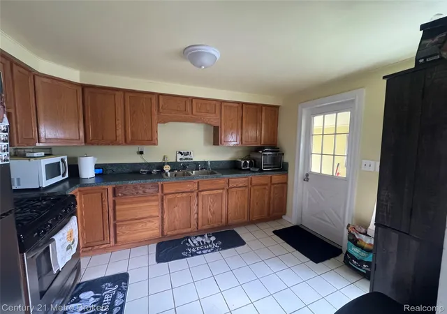 Photo 1 of Sale Pending at 1124 W Parkwood Ave, Flint, MI 48507 | MLS# 20261048826 | Listing updated on 2026-07-07