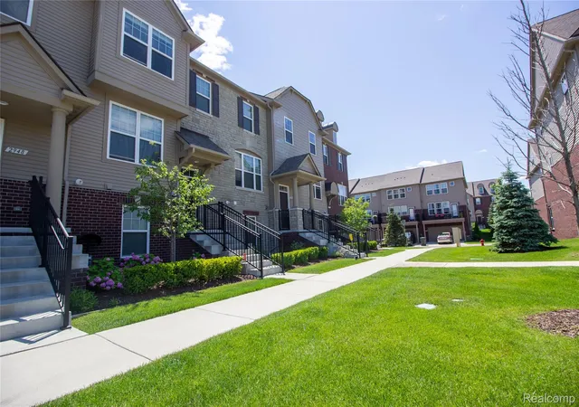 Photo 3 of Condo for sale at 2940 Glenbar Cir, Rochester, MI 48307 | MLS# 20261048834 | Listing updated on 2026-09-07