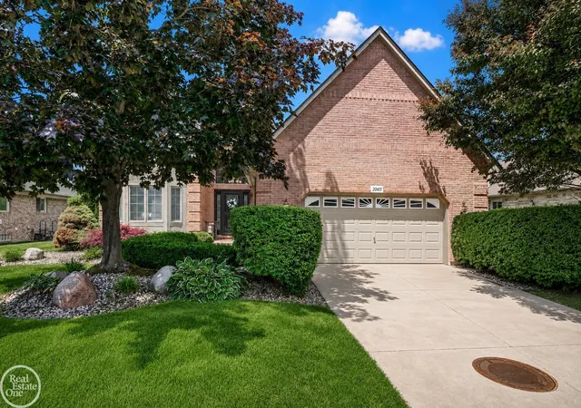 Photo 2 of Single family home for sale at 20415 Balmoral Dr, Macomb, MI 48044 | MLS# 58050213043 | Listing updated on 2026-07-19