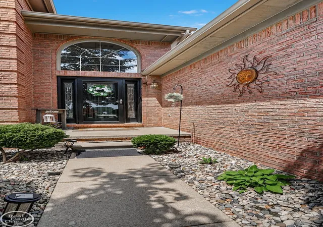 Photo 3 of Single family home for sale at 20415 Balmoral Dr, Macomb, MI 48044 | MLS# 58050213043 | Listing updated on 2026-07-19