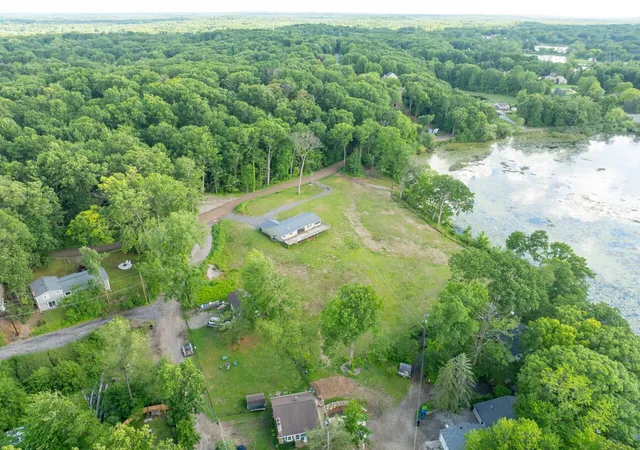 Photo 3 of Single family home for sale at 5245 Grass Lake Rd, White Lake, MI 48383 | MLS# 81026032385 | Listing updated on 2026-07-29