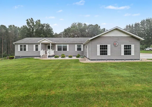 1st image of 986 W Fox Farm Rd, Manistee, MI 49660 | MLS# 67026032392