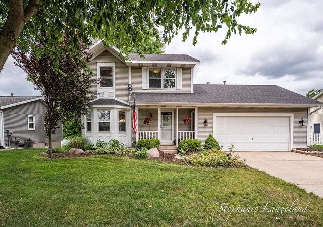 2nd image of 1511 Springbrook Dr, Jenison, MI 49428 | MLS# 65026032397