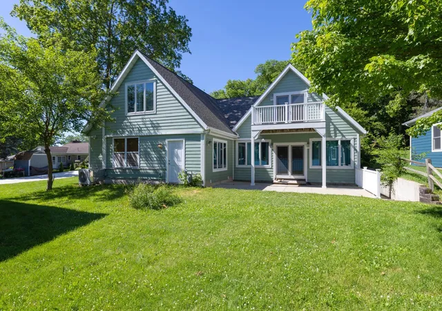 1st image of 21129 Shore Acres Rd, Cassopolis, MI 49031 | MLS# 69026032403