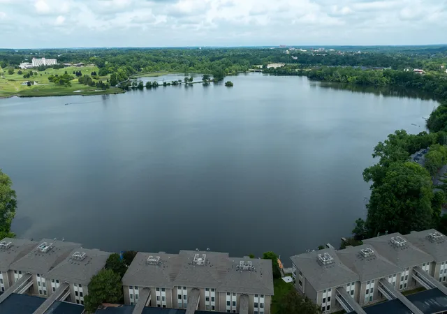 2nd image of 873 Cliffs Dr, Ypsilanti, MI 48198