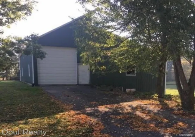 Photo 3 of Single family home for sale at 7503 Reading Rd, Pittsford, MI 49271 | MLS# 20261048888 | Listing updated on 2026-08-09
