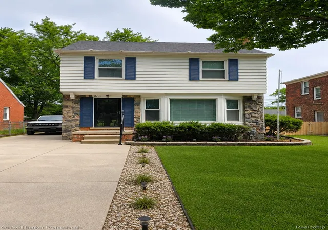 Photo 1 of Single family home for sale at 1168 N Vernier Rd, Grosse Pointe Woods, MI 48236 | MLS# 20261048890 | Listing updated on 2026-09-10