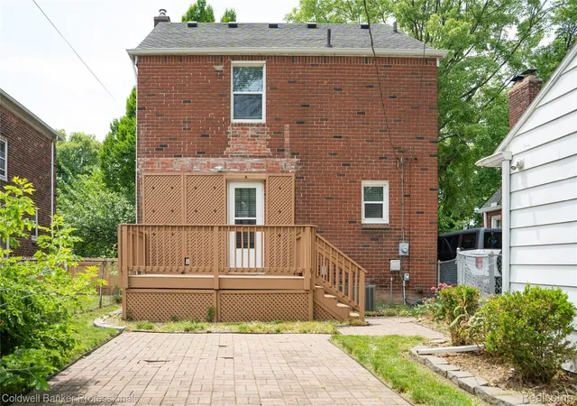 Photo 4 of Single family home for sale at 1168 N Vernier Rd, Grosse Pointe Woods, MI 48236 | MLS# 20261048890 | Listing updated on 2026-09-10