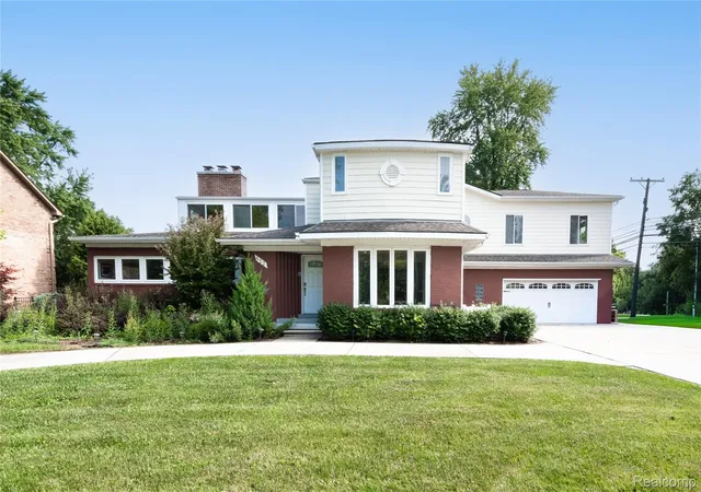 1st image of 622 Sunningdale Dr, Grosse Pointe Woods, MI 48236 | MLS# 20261048896