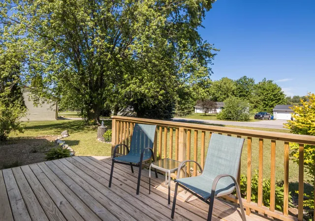 5th image of 10530 S Walnut Dr, Traverse City, MI 49684 | MLS# 78080070350