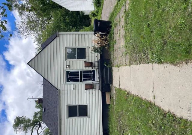 Photo 2 of Single family home for sale at 19350 Glastonbury Rd, Detroit, MI 48219 | MLS# 20261048915 | Listing updated on 2026-10-19