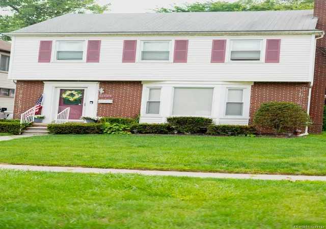 Photo 1 of Single family home for sale at 16729 Glastonbury Rd, Detroit, MI 48219 | MLS# 20261048923 | Listing updated on 2026-08-03