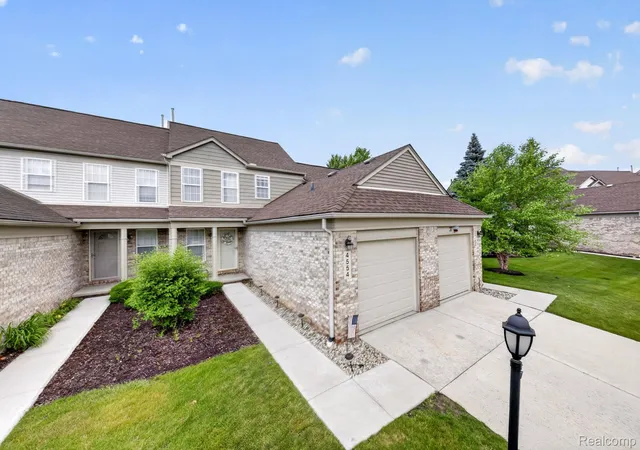 Photo 1 of Condo for sale at 4554 Hunters Cir E, Canton, MI 48188 | MLS# 20261048931 | Listing updated on 2026-09-10
