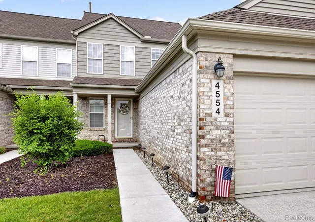 Photo 2 of Condo for sale at 4554 Hunters Cir E, Canton, MI 48188 | MLS# 20261048931 | Listing updated on 2026-09-10
