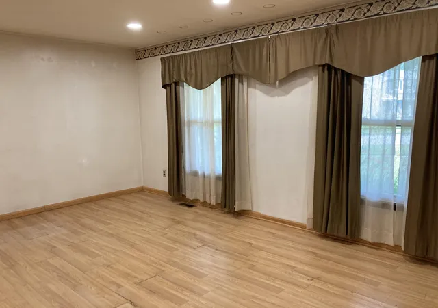 Photo 3 of Single family home for sale at 1685 Sheffield Dr, Ypsilanti, MI 48198 | MLS# 81026032468 | Listing updated on 2026-09-11