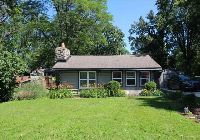 Photo 1 of Sale Pending at 11144 Beryl Dr, White Lake, MI 48386 | MLS# 20261048940 | Listing updated on 2026-08-29