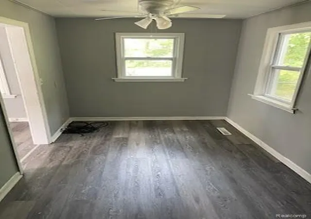 Photo 3 of Single family home for sale at 334 S 24th Street, Saginaw, MI 48601 | MLS# 20261048942 | Listing updated on 2026-09-16