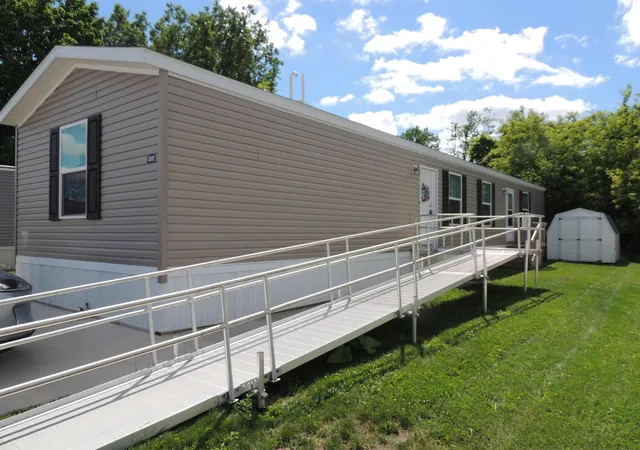 3rd image of 1082 Hemlock Dr, Mount Pleasant, MI 48858 | MLS# 79080070355