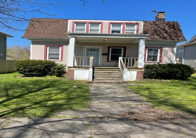 Photo 1 of Single family home for sale at 213 S Porter St, Saginaw, MI 48602 | MLS# 20261048950 | Listing updated on 2026-09-16