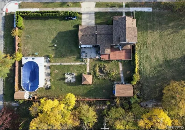 Photo 3 of Single family home for sale at 991 E Euclid St, Detroit, MI 48211 | MLS# 20261048964 | Listing updated on 2026-09-11