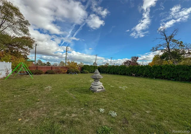 Photo 62 of Single family home for sale at 991 E Euclid St, Detroit, MI 48211 | MLS# 20261048964 | Listing updated on 2026-09-11