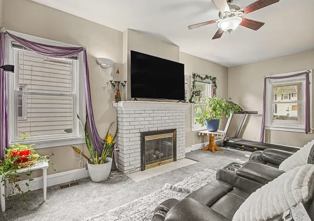 Photo 3 of Single family home for sale at 1008 Union, Jackson, MI 49203 | MLS# 55026032489 | Listing updated on 2026-09-11