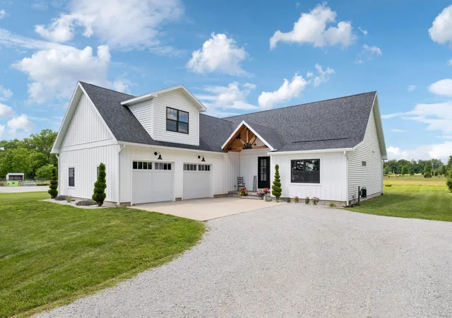 4th image of 7062 Brooks Rd, Clarksville, MI 48815 | MLS# 65026032491