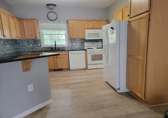 Photo 4 of Condo for sale at 959 W Maumee St, Adrian, MI 49221 | MLS# 56050213096 | Listing updated on 2026-09-08