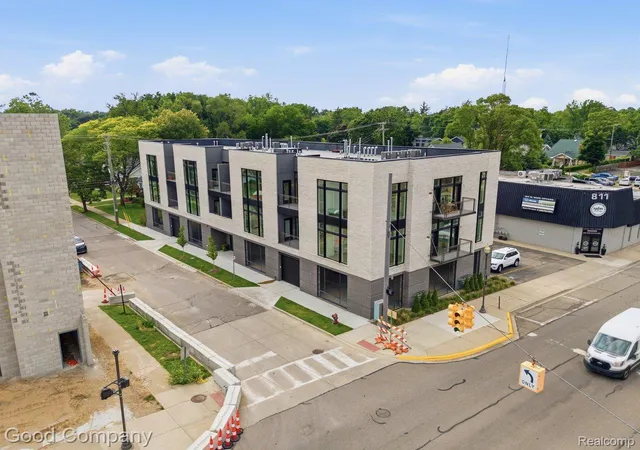 2nd image of 110 Austin Ave #301, Royal Oak, MI 48067 | MLS# 20261049000