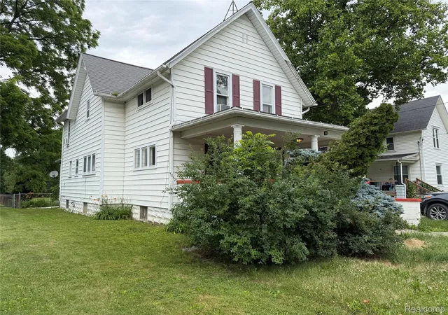 Photo 1 of Single family home for sale at 718 River St, Owosso, MI 48867 | MLS# 20261049010 | Listing updated on 2026-08-26