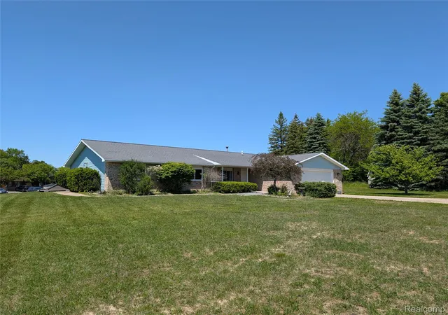 Photo 3 of Single family home for sale at 6237 Virginia St, Cass City, MI 48726 | MLS# 20261049012 | Listing updated on 2026-10-10