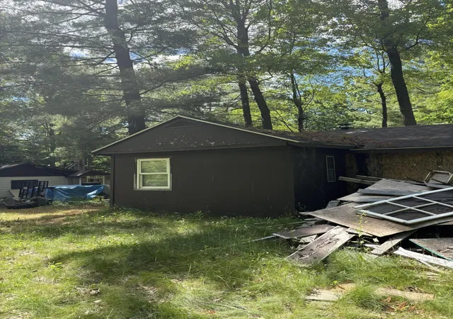 4th image of 5339 Jerry St, Gladwin, MI 48624 | MLS# 81026032521