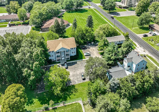 Listing Photo 4 - Condo for sale in building located at 1710 E G Ave, Kalamazoo, MI 49004