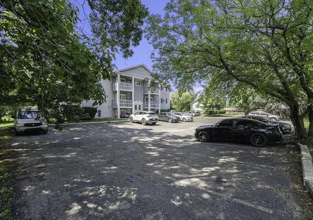 Listing Photo 5 - Condo for sale in building located at 1710 E G Ave, Kalamazoo, MI 49004