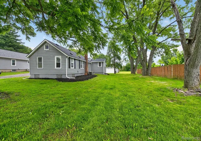 Photo 1 of Sale Pending at 2931 Grant Rd, Rochester Hills, MI 48309 | MLS# 20261049054 | Listing updated on 2026-08-29