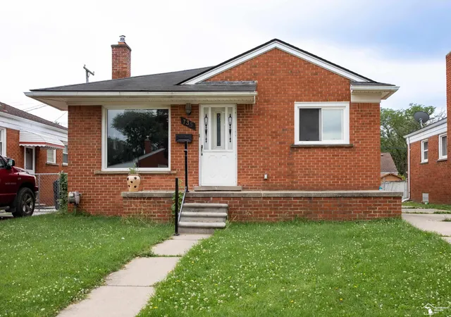 Photo 1 of Single family home for sale at 735 Detroit Ave, Lincoln Park, MI 48146 | MLS# 57050213116 | Listing updated on 2026-08-30