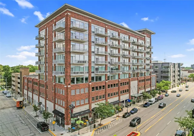 Photo 2 of Condo for sale at 350 N Main St #517, Royal Oak, MI 48067 | MLS# 20261049062 | Listing updated on 2026-09-24