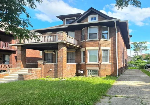 Listing Photo 3 - Condo for sale in building located at 47 Pilgrim St, Highland Park, MI 48203