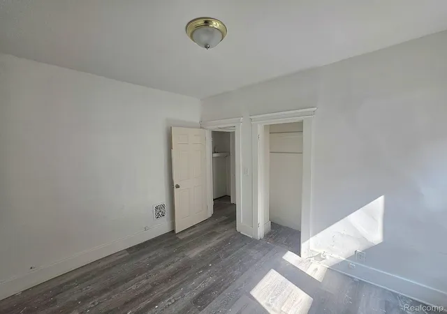 Listing Photo 4 - Condo for sale in building located at 47 Pilgrim St, Highland Park, MI 48203