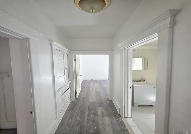 Listing Photo 5 - Condo for sale in building located at 47 Pilgrim St, Highland Park, MI 48203