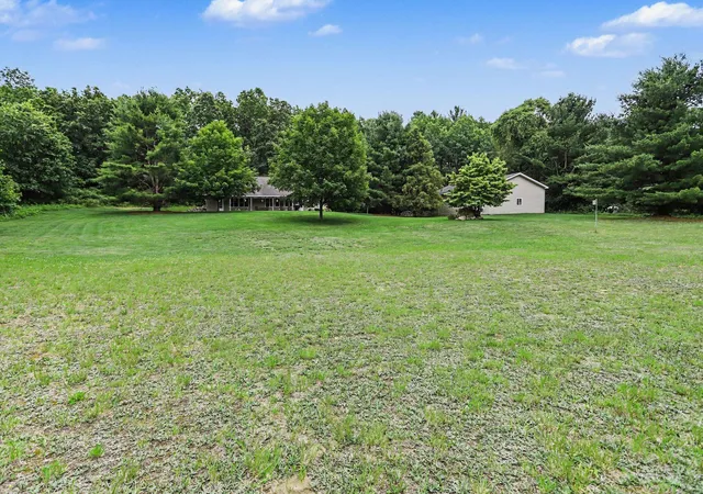 3rd image of 21641 Pine Lake Rd, Battle Creek, MI 49014 | MLS# 66026032543