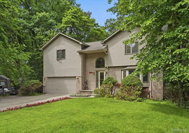 Photo 2 of Single family home for sale at 23605 Beech Rd, Southfield, MI 48033 | MLS# 20261049069 | Listing updated on 2026-08-26