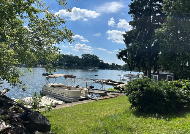 8th image of 16185 Seymour Rd, Linden, MI 48451 | MLS# 20261049072