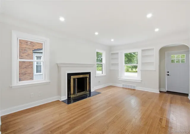 2nd image of 1388 Vernier Rd, Grosse Pointe Woods, MI 48236 | MLS# 20261049085