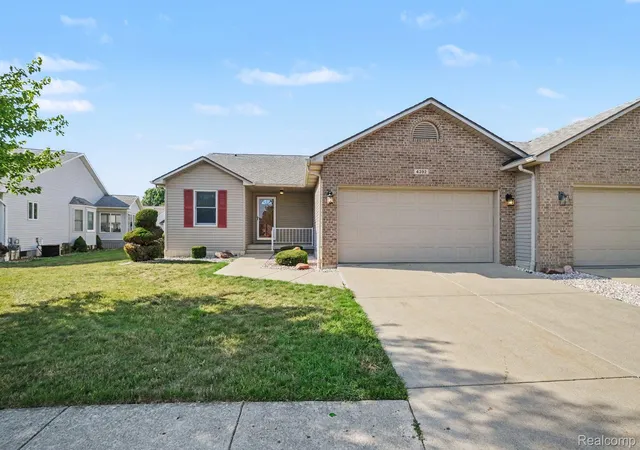Listing Photo 2 - Condo for sale in building located at 4392 Springbrook Dr, Swartz Creek, MI 48473