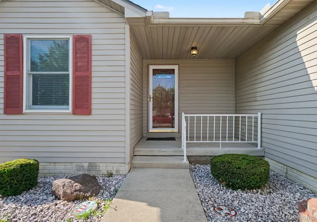 Listing Photo 4 - Condo for sale in building located at 4392 Springbrook Dr, Swartz Creek, MI 48473