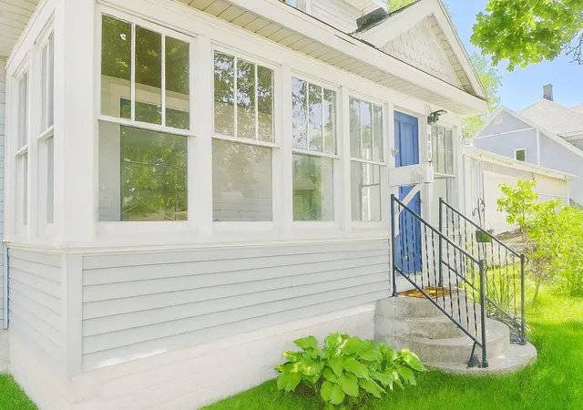 Photo 3 of Single family home for sale at 1517 James St, Kalamazoo, MI 49001 | MLS# 65026032564 | Listing updated on 2026-08-19