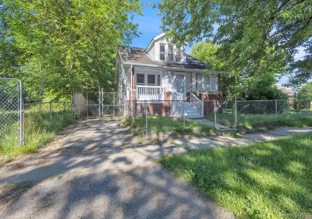 Photo 2 of Single family home for sale at 4877 Maynard St, Detroit, MI 48215 | MLS# 20261049089 | Listing updated on 2026-08-14